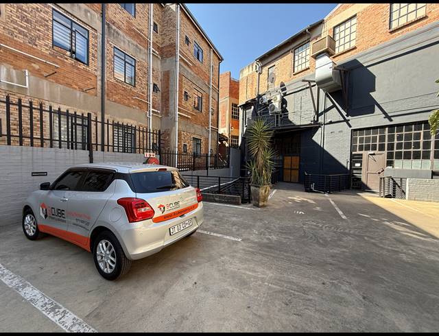 120M² OFFICE TO LET IN MILPARK